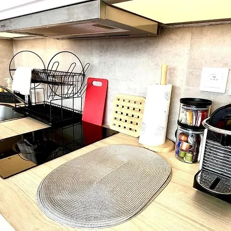 Sunny With Balcony - Buttes Chaumont Park Appartement