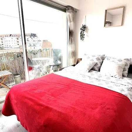 Appartement Sunny With Balcony - Buttes Chaumont Park *